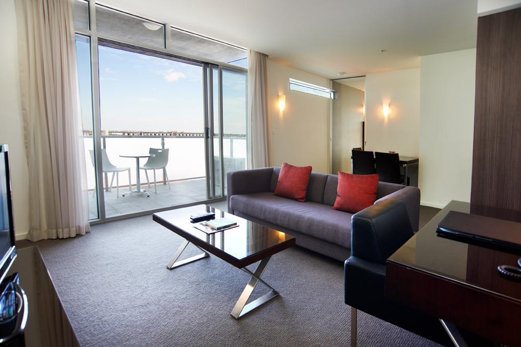 Quest Caroline Springs Aparthotel Екстериор снимка